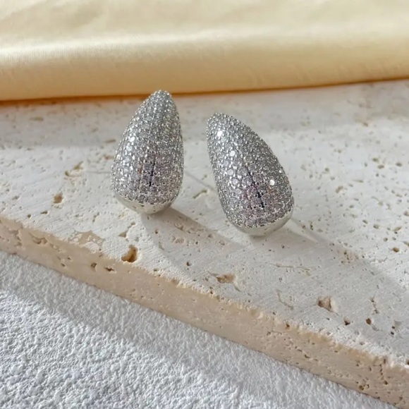 Teardrop Diamond Elegant Trendy Earrings New - Picture 5 of 6